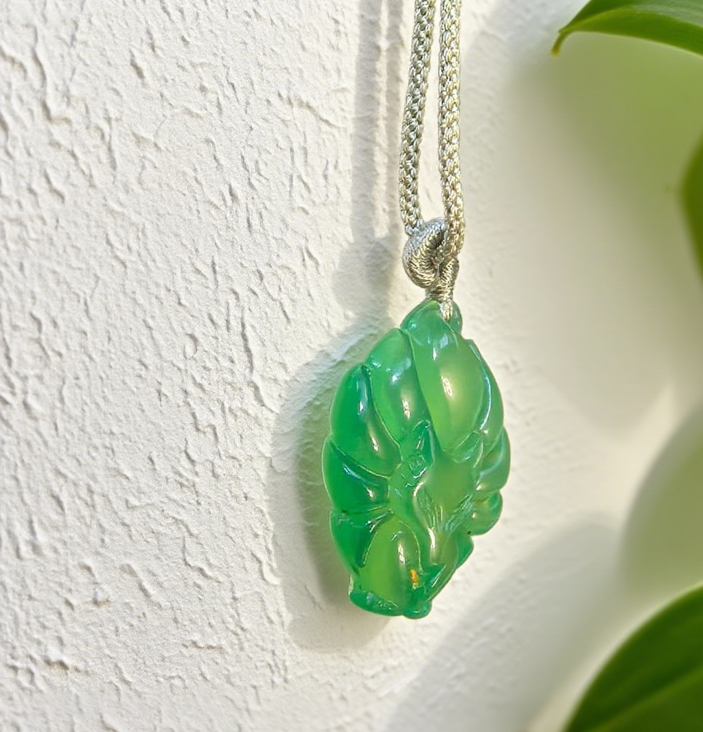 D116 Pendant Necklace: Green Fox Totem